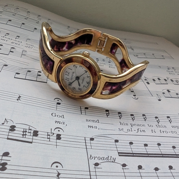 Geneva Gold Bangle Watch - Picture 13 of 14